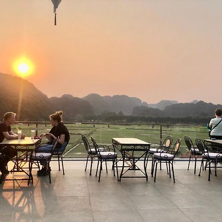 Liberty Hall Tam Coc Hotel & Villa นิญบิ่ญ ภายนอก รูปภาพ