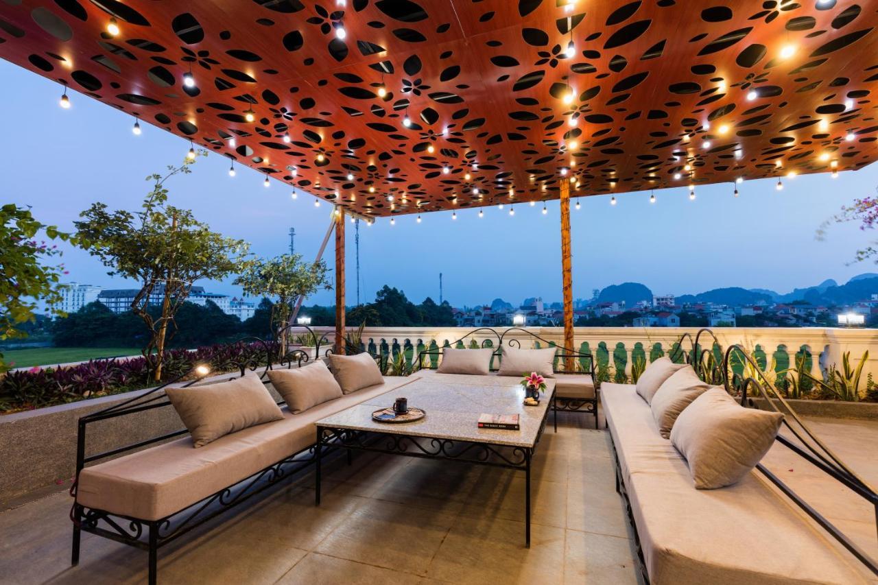 Liberty Hall Tam Coc Hotel & Villa นิญบิ่ญ ภายนอก รูปภาพ