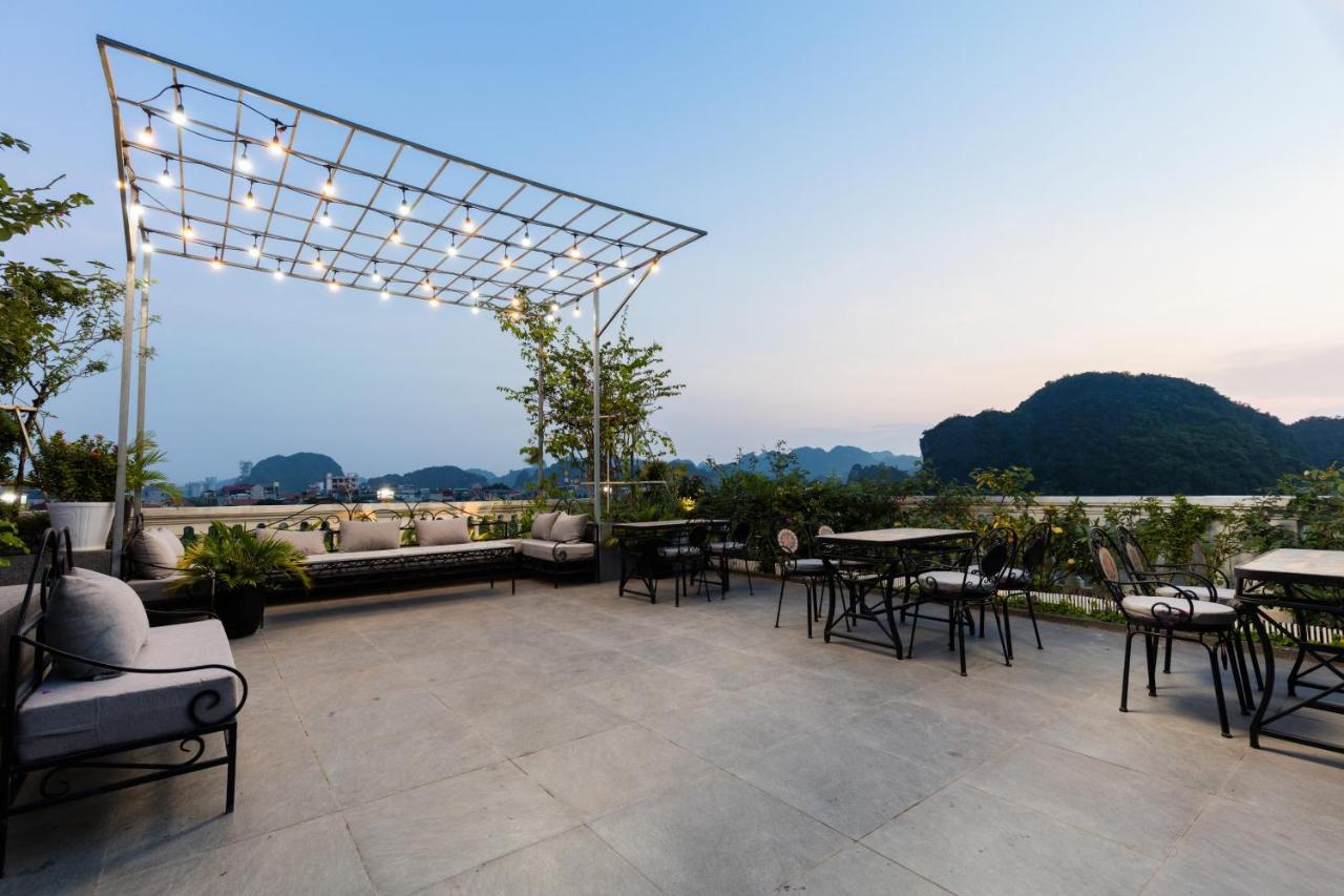 Liberty Hall Tam Coc Hotel & Villa นิญบิ่ญ ภายนอก รูปภาพ