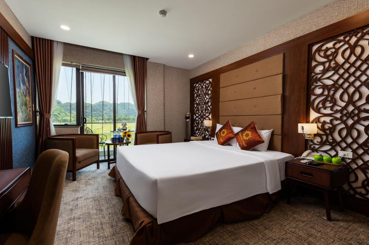 Liberty Hall Tam Coc Hotel & Villa นิญบิ่ญ ภายนอก รูปภาพ