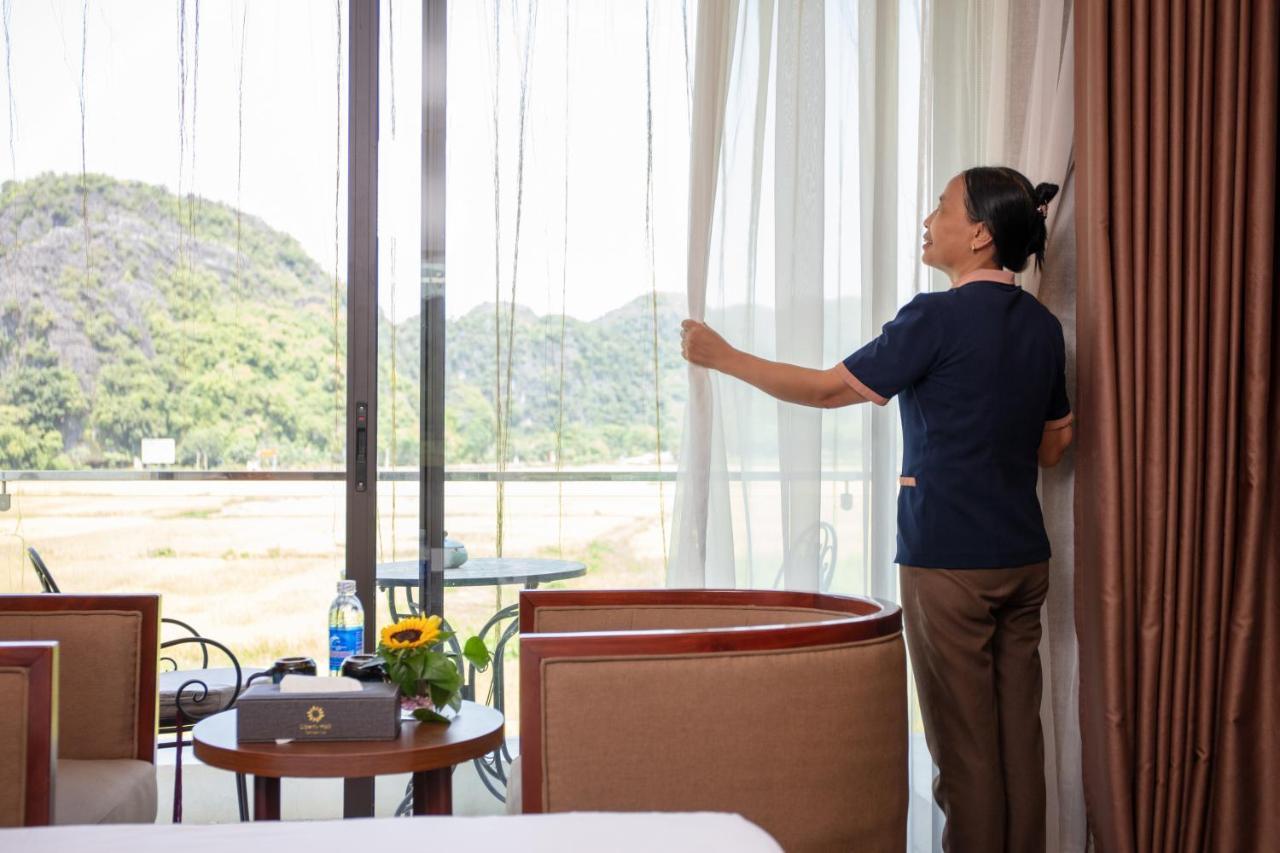 Liberty Hall Tam Coc Hotel & Villa นิญบิ่ญ ภายนอก รูปภาพ