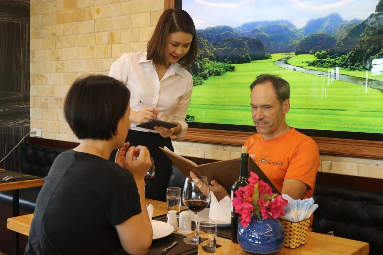 Liberty Hall Tam Coc Hotel & Villa นิญบิ่ญ ภายนอก รูปภาพ