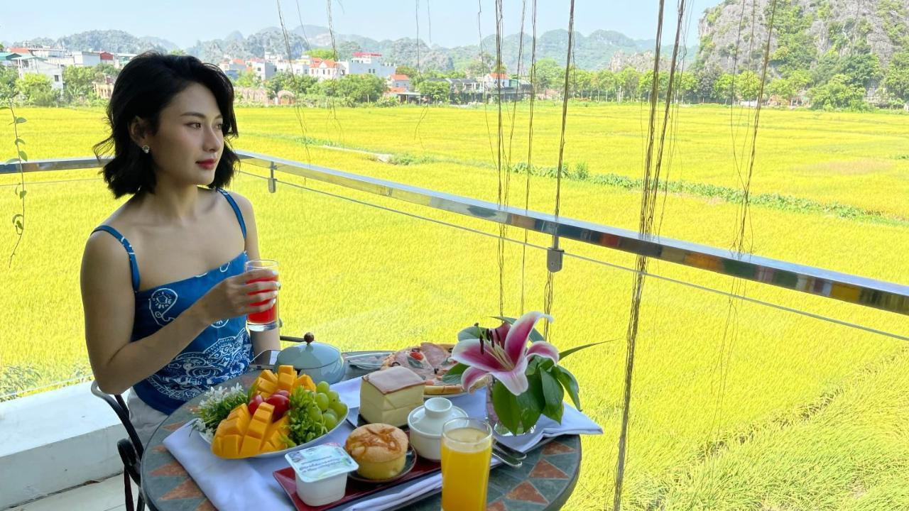 Liberty Hall Tam Coc Hotel & Villa นิญบิ่ญ ภายนอก รูปภาพ