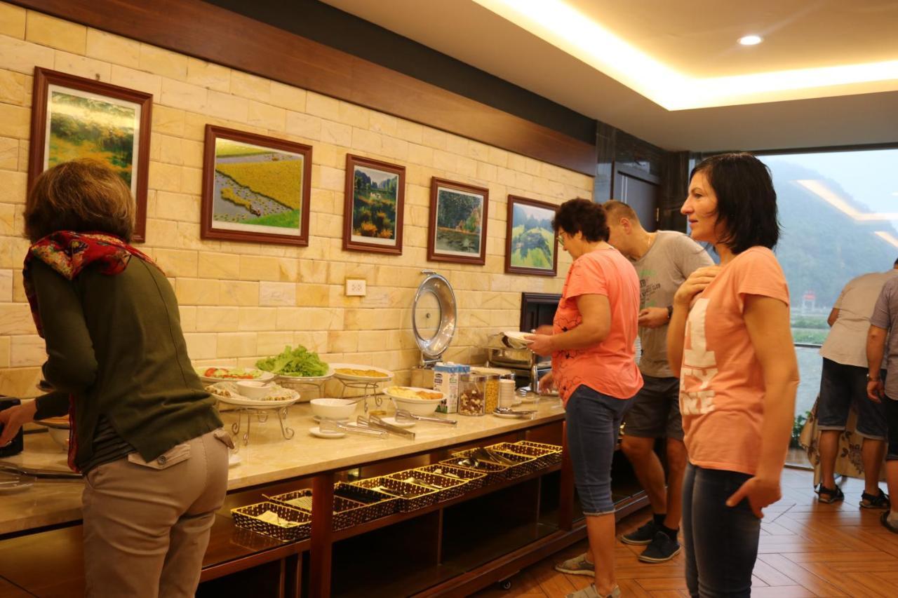 Liberty Hall Tam Coc Hotel & Villa นิญบิ่ญ ภายนอก รูปภาพ