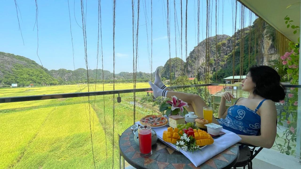 Liberty Hall Tam Coc Hotel & Villa นิญบิ่ญ ภายนอก รูปภาพ
