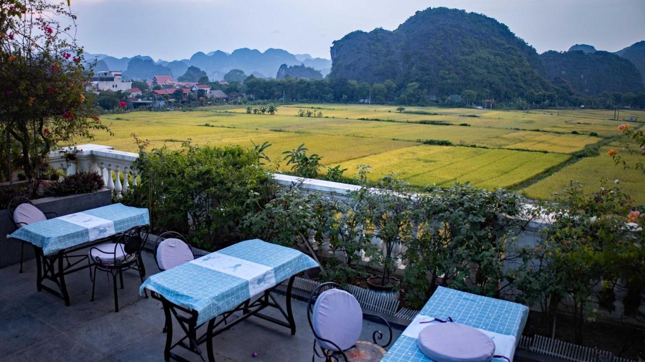Liberty Hall Tam Coc Hotel & Villa นิญบิ่ญ ภายนอก รูปภาพ